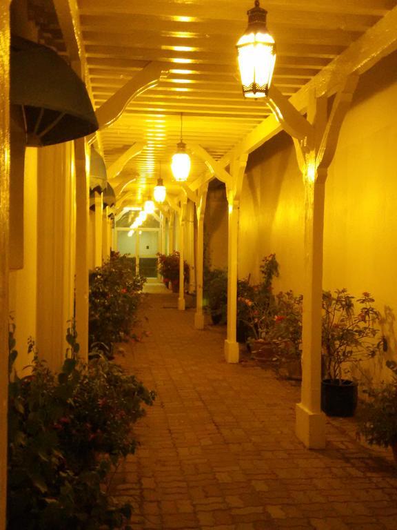 مطار الدولي 2*